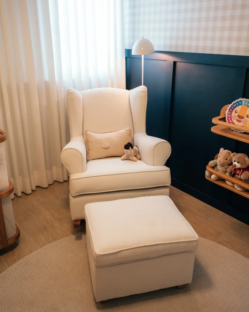 Imagem de uma poltrona de amamentação