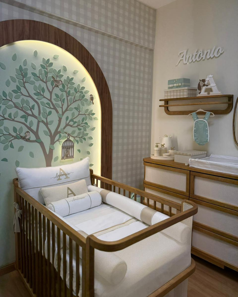 quarto-de-bebe-decorado-arvore